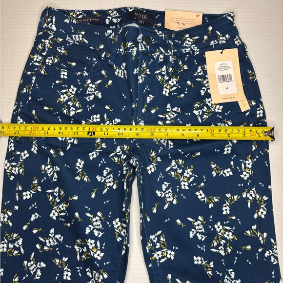 NYDJ NWT Marilyn Straight Navy Floral Jeans Size 4 Petite - Picture 8 of 10
